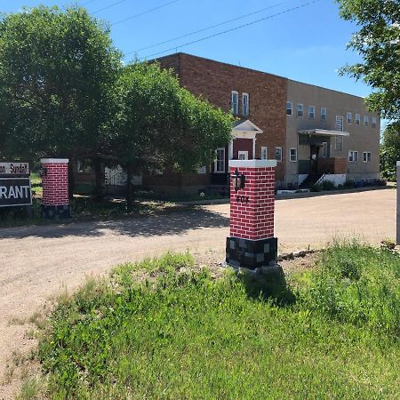 Heritage Place Hotel Gravelbourg Экстерьер фото