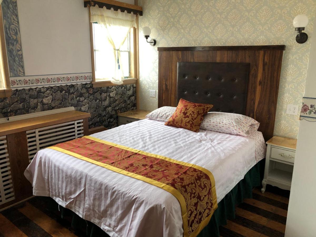 Heritage Place Hotel Gravelbourg Экстерьер фото