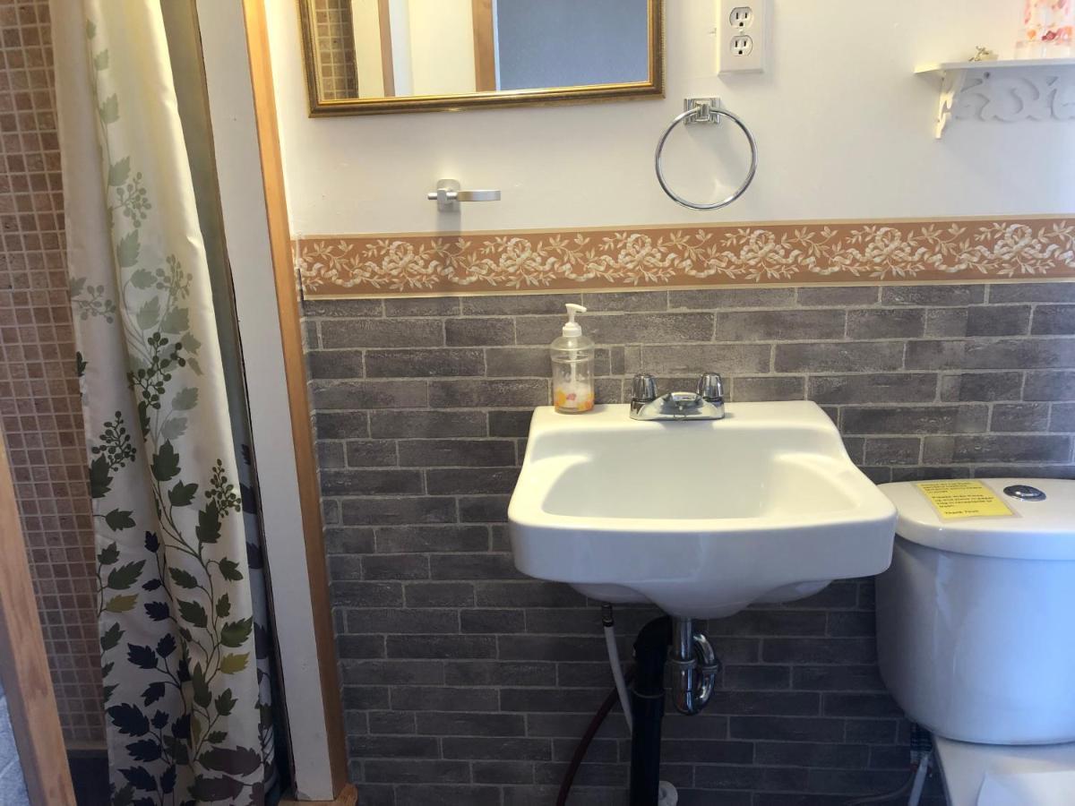 Heritage Place Hotel Gravelbourg Экстерьер фото