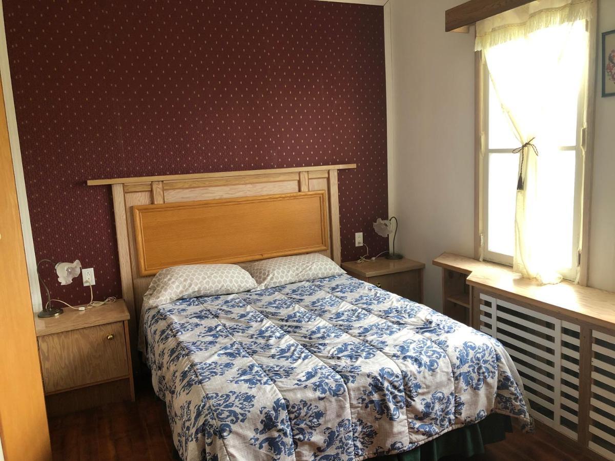 Heritage Place Hotel Gravelbourg Экстерьер фото