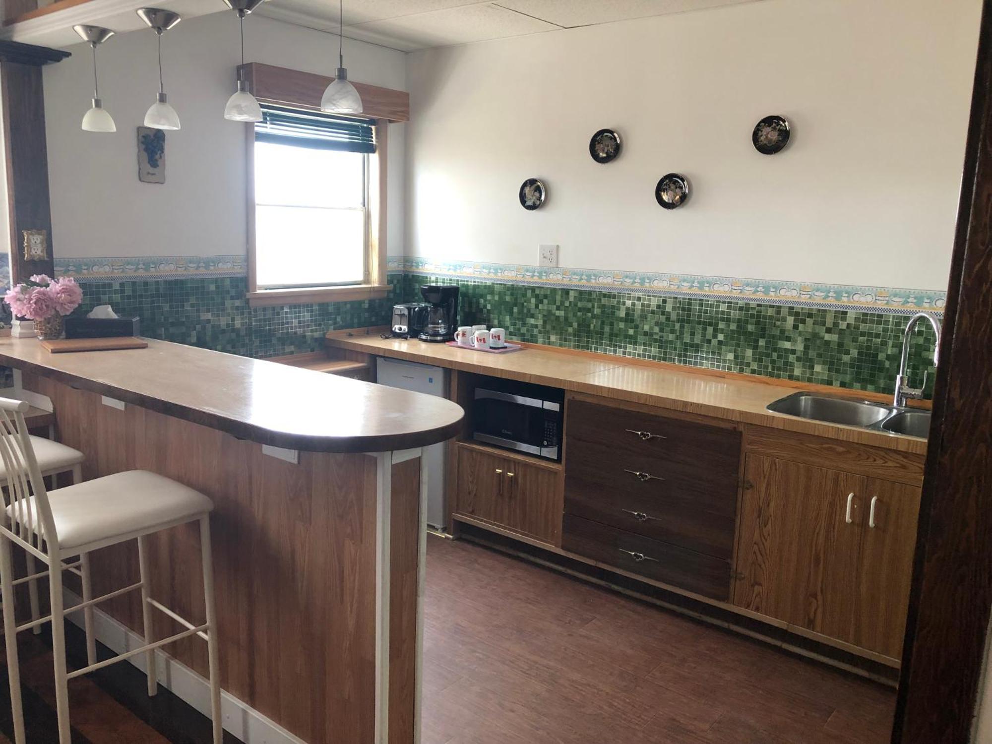 Heritage Place Hotel Gravelbourg Экстерьер фото