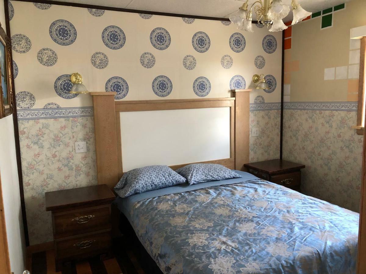 Heritage Place Hotel Gravelbourg Экстерьер фото